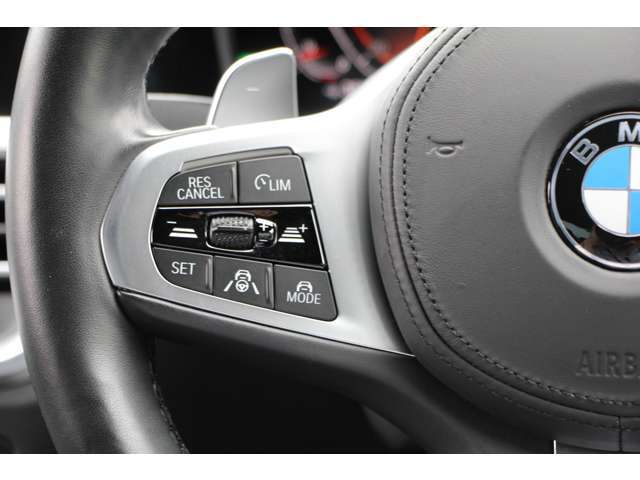 追従ACC！アクティブクルーズコントロールを装備しております。前車追従型のクルーズコントロールです。前車が停止すれば自車も停止し発進までも自動で行います。先進の安全機能が装備されております。