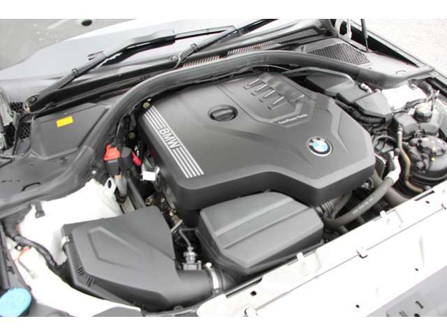 2000cc直噴BMWツインパワーターボ・ガソリンエンジン搭載モデル！燃費良好！環境性能に優れております！ツインパワーターボ化により、走行性能にも優れております！