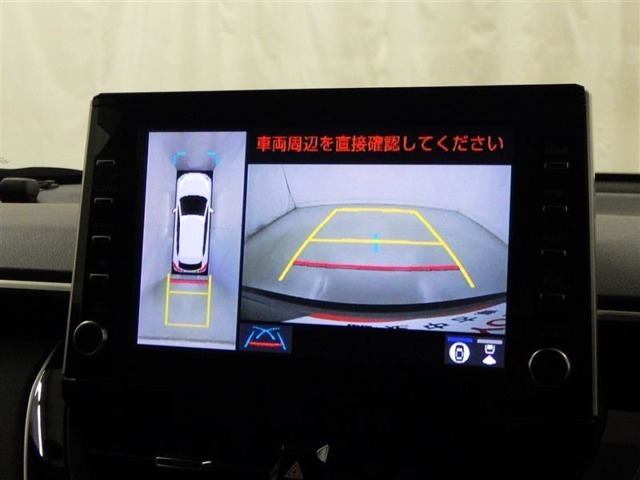 パノラミックビューモニターシステムが付いているので車の上から見た映像が確認できますよ。