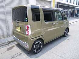 人気色のカーキ！