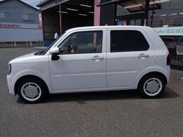 お車を見られる際には是非エンジンルームもチェックしてみてください！その仕上がりに驚かれるはずです！！