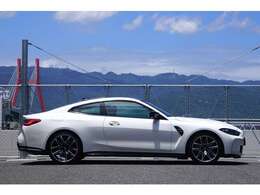 ◆カーボンルーフ ◆レッドブレーキキャリパー ◆純正鍛造19/20インチAW ◆BMWレーザーライト
