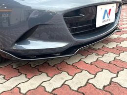 【純正エアロ】人気の純正エアロを装備！クルマの外観がよりスタイリッシュになり、街中で存在感あふれる1台に♪将来買い替える時にもリセールに影響しやすく、価値ある人気の装備です！