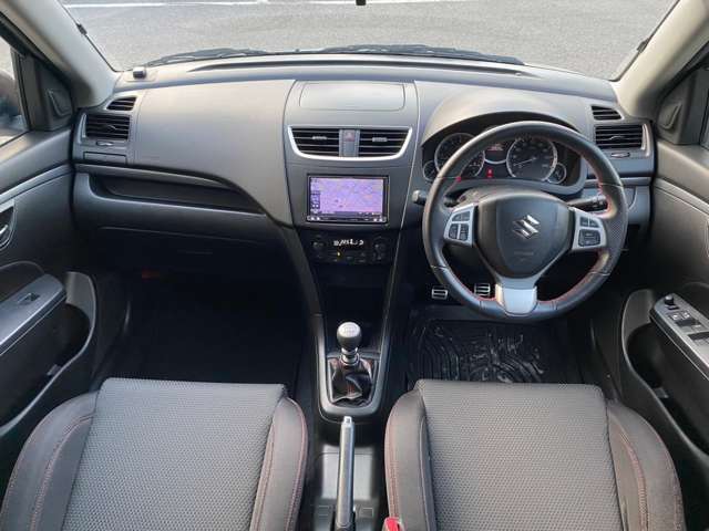 在庫車両に関してはお客様により良いものをご提供する為に品質に拘って仕入れを行っております。各お車の状態はそれぞれですのでご商談時に当店スタッフがご説明させて頂きますのでご安心くださいませ。