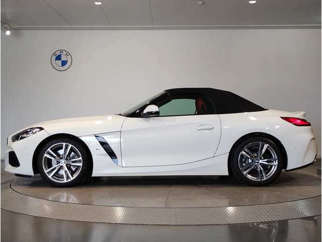 ☆BMWは自動車メーカーとしてのアイデンティティ…BMWらしさを守るため頑なに前後重量配分50:50にこだわり続けています☆