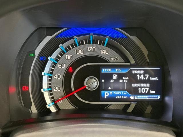 WECARSの展示場では実際に見て、触ってお車をお選びいただけます！知識の豊富な営業スタッフが様々なカーライフをご提案いたします！