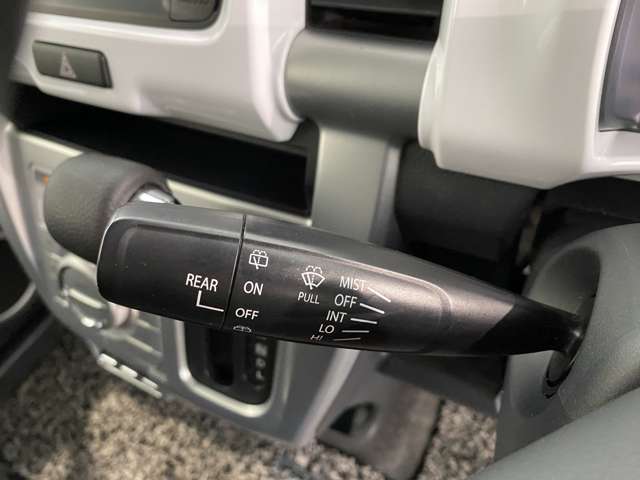 ワイパー操作も簡単にできますね！