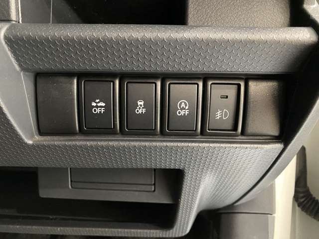 うっかりミスによる追突や、ペダルの踏み間違いによる急発進などの事故被害を軽減するためにドライバーをアシストする、「衝突回避支援システム」です。