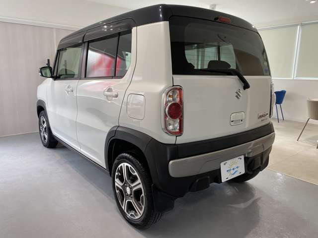 リアはプライバシーガラスなので安全性、防犯性は◎♪またUVカットの効果もあり嬉しい限りです♪