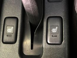 【シートヒーター】寒い日に重宝するシートヒーター！エアコンより早く温まってくれるので寒がりの人も安心ですね♪エアコンの温風は乾燥するから苦手、という方にもをおすすめです。