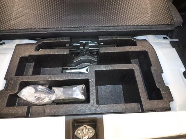 外部機関にてクルマの査定を行っています。日本自動車鑑定協会やAISの第三者機関で車輌を細かくチェック！気になる修復歴や車両コンディションを予めご確認頂けます。詳しい状態はスタッフまで御用命下さい。