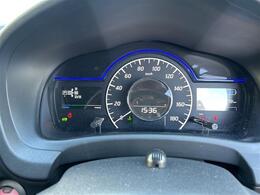 【スピードメーター】『スピードメーター』の画像になります。メーターがシンプルで見やすく運転しやすいですね！