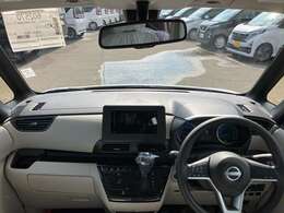 運転席まわりです。細かいオプションなど、気になるところがあればお気軽にメールやお電話等でお問合せください。