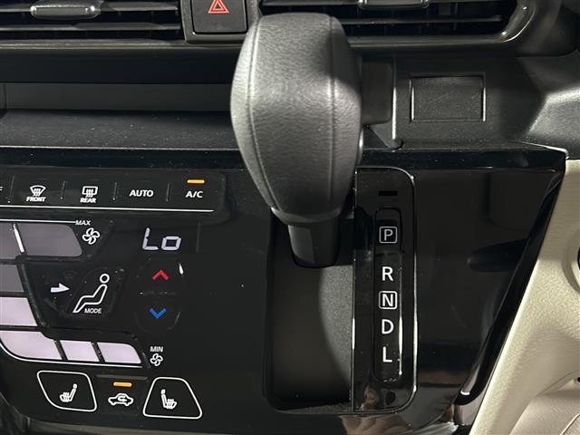 【シフトレバー】シフトも操作しやすく快適なドライブを楽しんでいただけます！