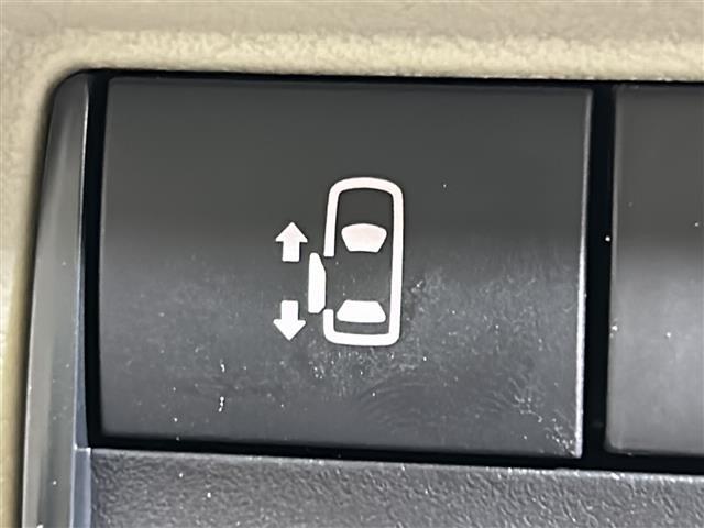 【運転席操作部】快適なドライブを楽しむための機能が装備されています！運転席から触れるので、使いやすいです！除菌プランいれていただくと、さらに清潔で安心していただけます！