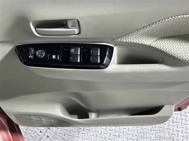 【窓操作部】軽い力で、窓を開けたり閉めたりすることができます！掲載箇所以外にご希望の写真がございましたら、お気軽にお問い合わせ下さい！メールや郵送でお送りさせていただきます。