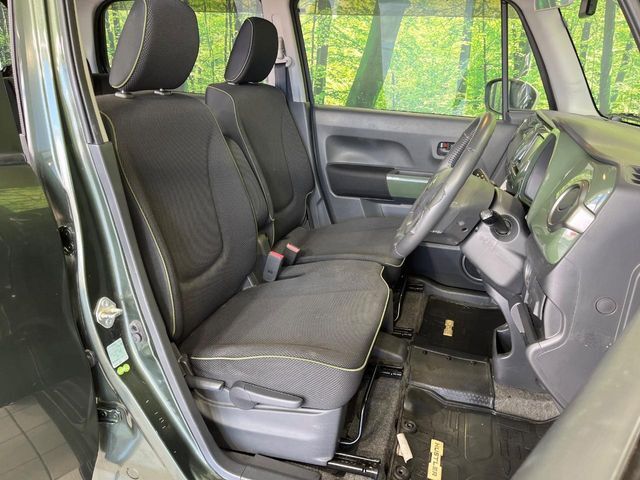 運転席シート廻りは使用感も少なく、良好な状態となっています。丁寧に使われていたことがよくわかりますね。