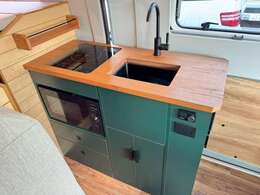 弊社は日本RV協会（JRVA）会員店です、キャンピングカー整備やオプション取付など、お気軽にご相談ください！！