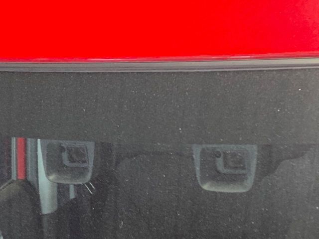 【スズキ　セーフティサポート】走行中に前方の車両等を認識し、衝突しそうな時は警報とブレーキで衝突回避と被害軽減をアシスト。より安全にドライブをお楽しみいただけます。