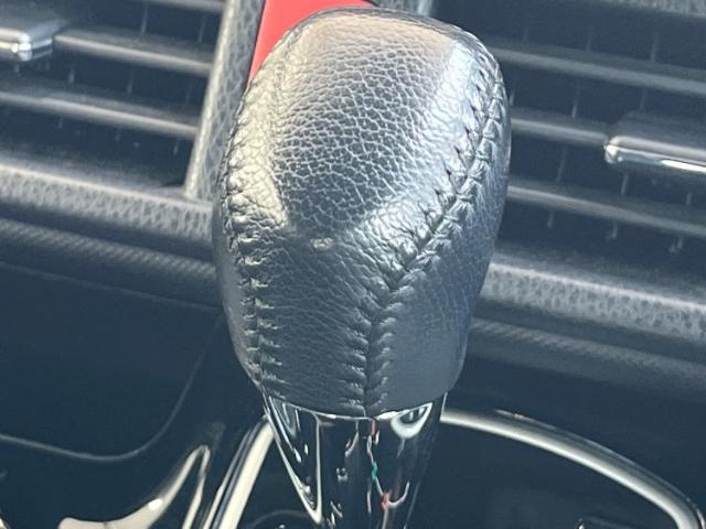 お車に合わせて無料保証以外にも、保証範囲、期間、距離を拡充させた有料保証もご用意しております！中古車の購入が初めてで不安・・・というお客様もご安心ください！