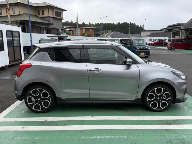 先行車発進お知らせ機能・ふらつき警報機能を搭載。