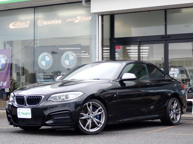 ☆関東運輸局認証工場　自動車分解整備事業　2-6030☆☆プッシュプル式板金塗装ブース完備/STANDOX製塗料を使用しております☆無料代車30台完備！各種メンテナンス、板金作業お任せください！