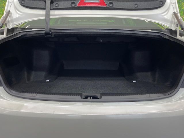普段のお買い物や通勤、送迎等に十分な荷室スペースを確保しております♪