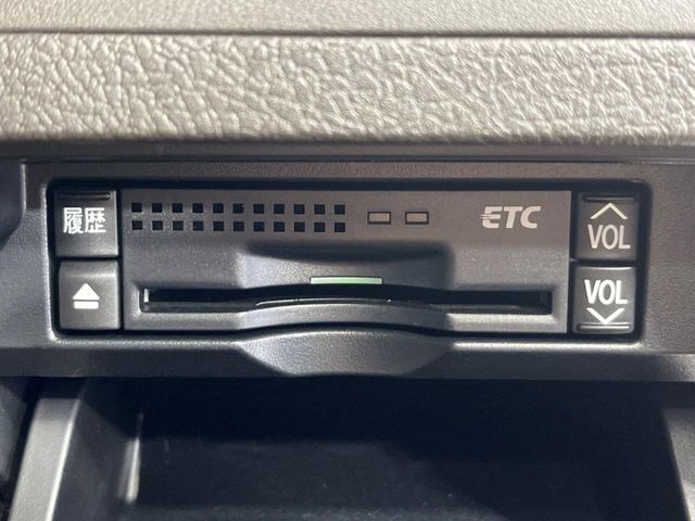 【ETC】高速道路の料金所をストレスなく通過！話題のスポットやサービスエリアに多い「スマートIC」利用時は必須のアイテムです。当店でセットアップを実施、ご納車当日からすぐにご利用いただけます！