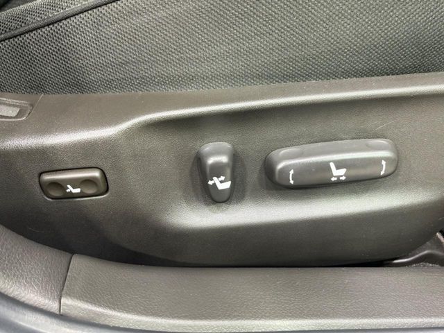 【パワーシート】スイッチ一つで簡単にシートの微調整が可能！電動だから力もいりません！快適なシートポジションにセットして、快適なドライブをお楽しみください。