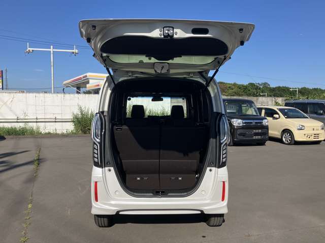 大切な愛車を見つけるお手伝いから始まり、ご購入後もできるだけ長く、安全にお乗りいただけるようにアフターサポートにも全力で取り組んでいます。