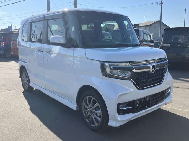 スズキ・ダイハツのサブディーラーとして全国販売優秀の実績！オールメーカーの軽未使用車・中古車はもちろんのこと、コンパクトカー・エコカーなどの普通車も豊富に在庫を取り揃えています！