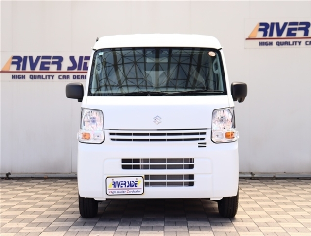 リバーサイドのお車は全社試乗可能で御座います。お客様がご納得頂ける『1台』が見つかるまでお手伝いをさせて頂きます。