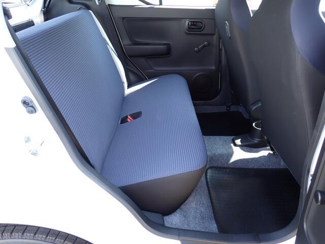 後部座席もとてもきれいな状態です。