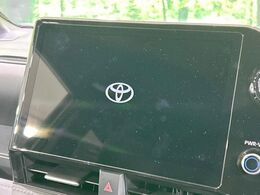 【10.5インチ　ディスプレイオーディオ】大画面のディスプレイはAppleCarPlayやAndroidAutoが利用可能。大きな画面でスマホナビアプリ等が利用いただけます♪