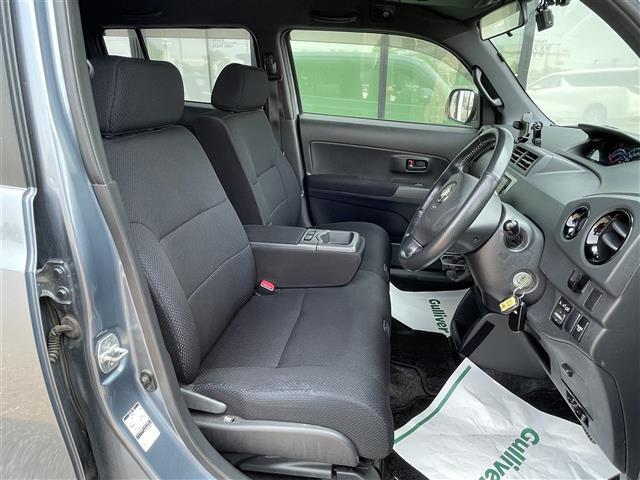 座り心地が良いシートなので長時間の運転でも快適にお過ごしいただけます。新品のフロアマットのご注文も可能です。掲載箇所以外にご希望の写真がございましたらお気軽にお問い合わせ下さい。
