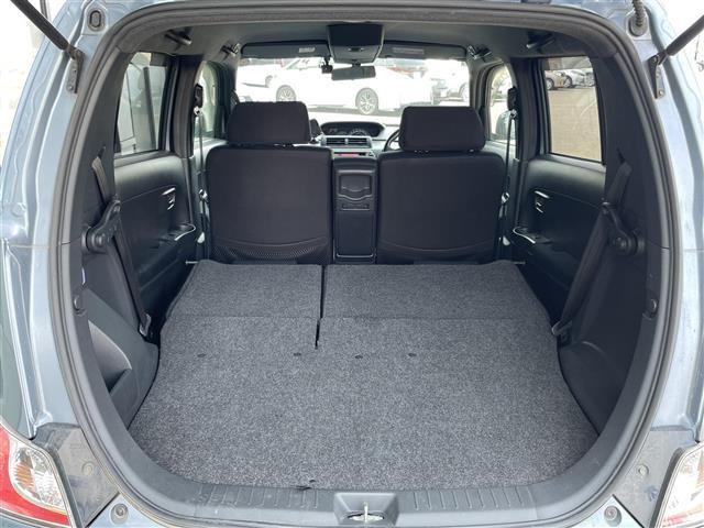 乗せる人数、荷物によってシートをアレンジすれば、ダンボールなどの大きい荷物や、釣り具などの長尺物も載せられそうですね！