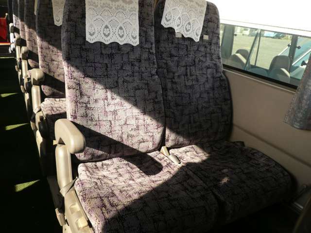 座面、使用感はありますが、比較的綺麗な状態です☆