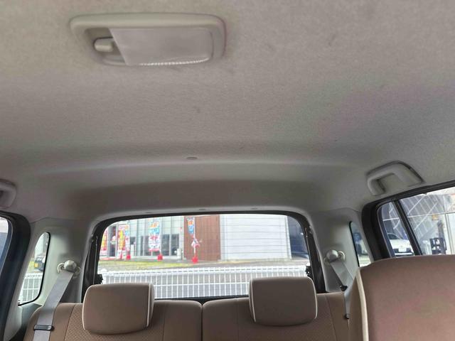 車内全体です