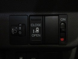 ■片側電動スライドドア■運転席脇のスイッチを押すだけで、片側のドアを開閉することが出来ます！