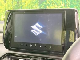 【ディスプレイオーディオ】視認性が高いディスプレイ付きオーディオを装備♪操作性も良好で直感的なソース選択が可能です。