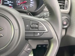 【アダプティブクルーズコントロール】高速道路での長距離走行が楽に！！自動で速度を保つクルーズコントロールが、衝突軽減システムと連携し、前方の車両を感知して車間を保つように速度調節してくれます！！