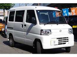 年式相応ですが、納車時にはできる限りキレイに納車させていただきます。どうしても気になるところ等ありましたら、低価格にてお直しいたしますので、何なりとお申し付けください。