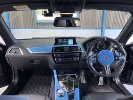 エクステリア/ボトムラインとウイングを有名エアロメーカーパーツで纏め、オールブラックの外装にVOLK Racingを合わせた迫力のカスタマイズです！