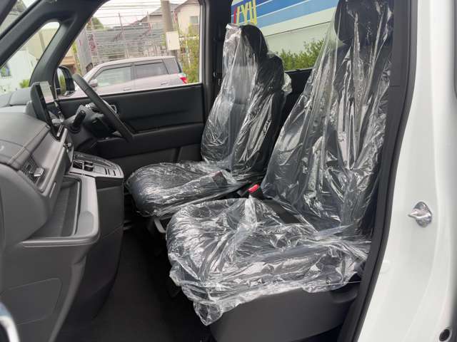 遠方の方でもお安くご納車費用を抑えさせて頂きます♪また店頭でご納車させて頂く事が出来れば県外登録費用は不要です♪詳細はお気軽にお問い合わせ下さい☆