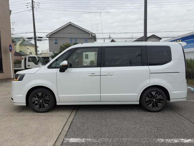 弊社の展示車は全車両に車両状態説明書を掲示しております。修復歴の有無は勿論、ドア等の外板の交換歴の有無までも表示☆口頭説明では無く書面にてお渡ししております♪