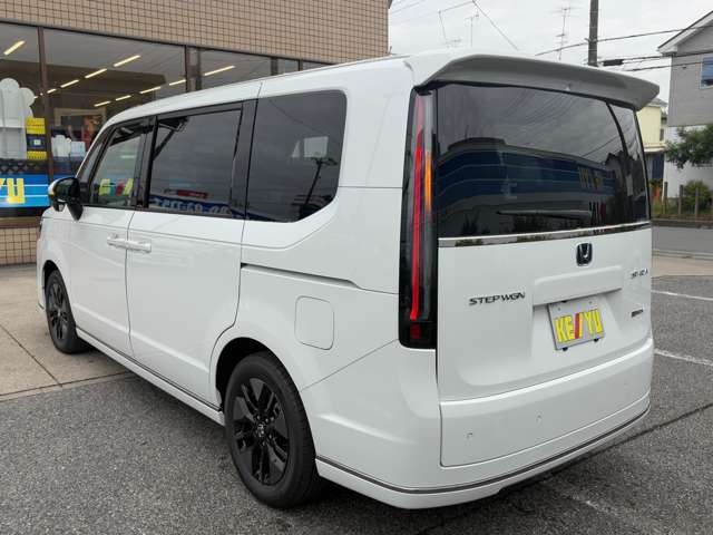 工賃別オイル代年2回無料＆24時間ロードサービスのケーユーメンバーズカードや3年間のオイル交換無料♪定期点検整備代、消耗品の交換がセットになったメンテナンスパック、こすっても安心コーティング等の特典有