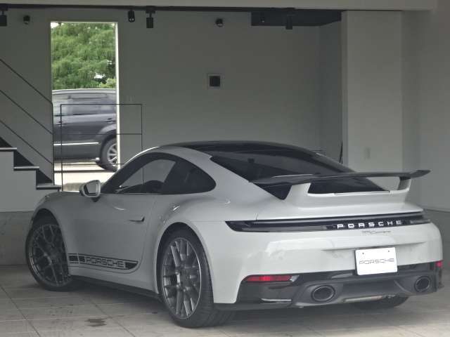 911カレラ PDK 左H 正規ディラー車　純正スポーツエアロキット　992-2後期　クレヨンカラー　ガラスサンルーフ