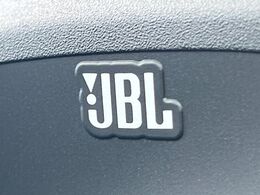 【JBLサウンドシステム】充実のナビ機能はもちろん、高度なチューニング能力が搭載されており、高音質な音楽をお楽しみいただけます♪