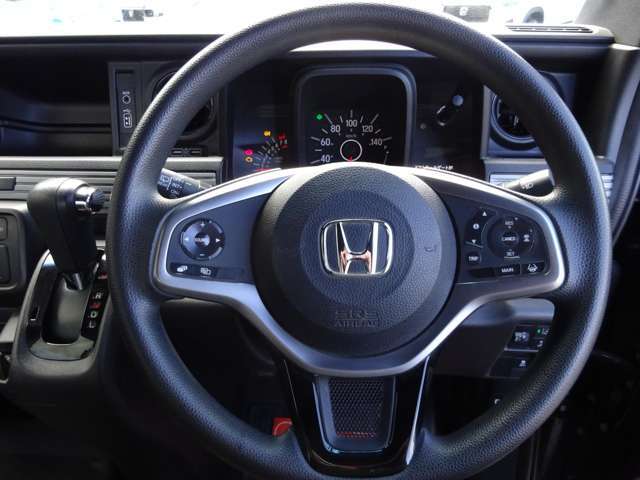 当店の車は全台、1年間走行距離無制限の保証付きで購入後も安心です。保証期間中は全国のホンダディーラーで保証修理を受け付けております。