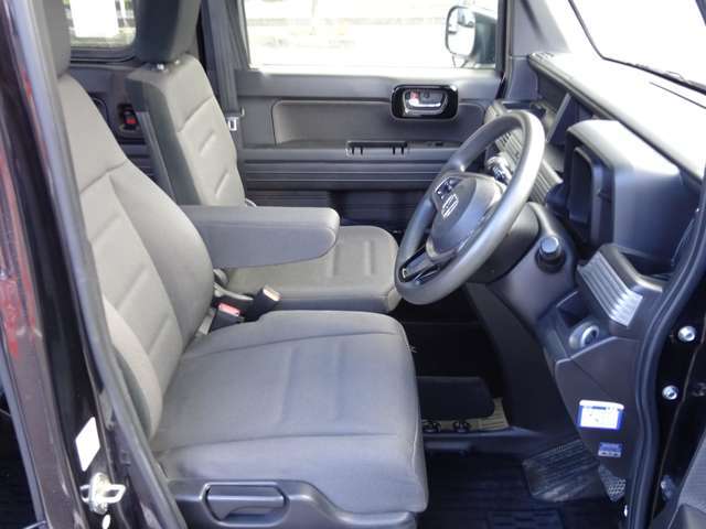 当店の車は全台、1年間走行距離無制限の保証付きで購入後も安心です。保証期間中は全国のホンダディーラーで保証修理を受け付けております。